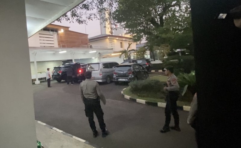 Sejumlah Polisi Berjaga di Rumah Dinas Mentan Syahrul Yasin Limpo yang Digeledah KPK