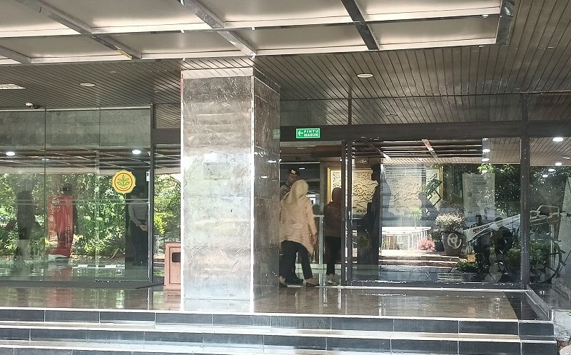 KPK Dikabarkan Segel Sejumlah Ruangan di Gedung Kementan, Dijaga Ketat Polisi