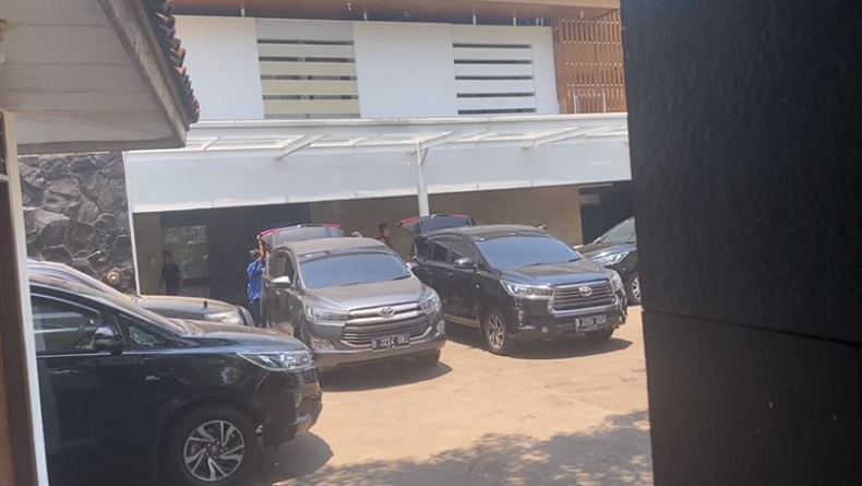 Penggeledahan Rumah Dinas Syahrul Yasin Limpo Selesai, Petugas Bawa Koper hingga Dokumen