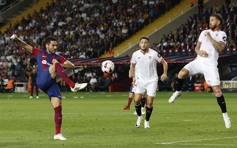 Barcelona Diuntungkan Gol Bunuh Diri Sergio Ramos, Xavi: Dia Layak Dipuji