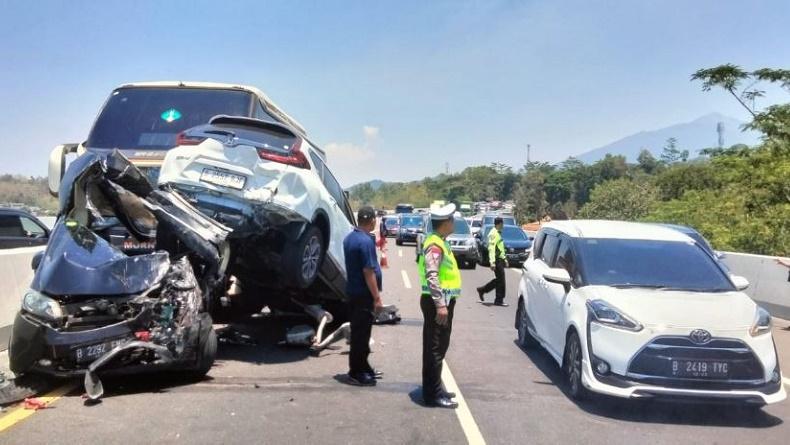 Kecelakaan di Tol Solo-Semarang, 6 Kendaraan Tabrakan Beruntun Tak Ada Korban Jiwa