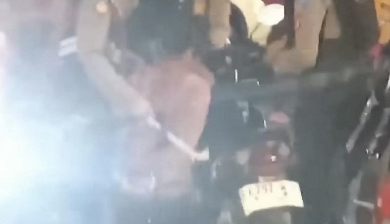 Tepergok Bawa Celurit, 2 Remaja di Pasar Minggu Ditangkap Sepulang Tawuran