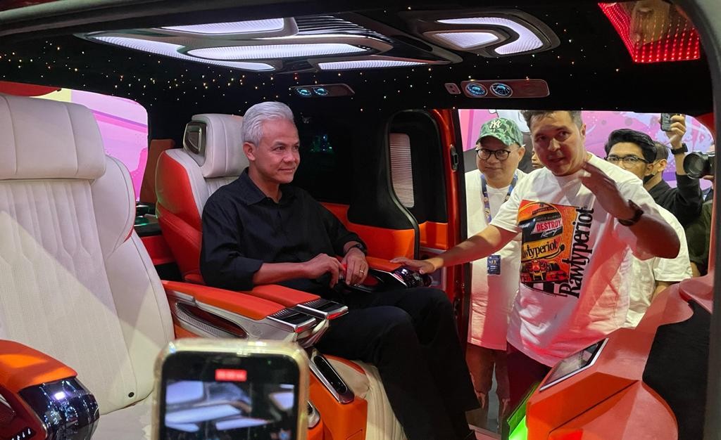Kunjungi Pameran IMX 2023, Ganjar Pranowo Ungkap Inovasi dalam Industri Modifikasi Otomotif