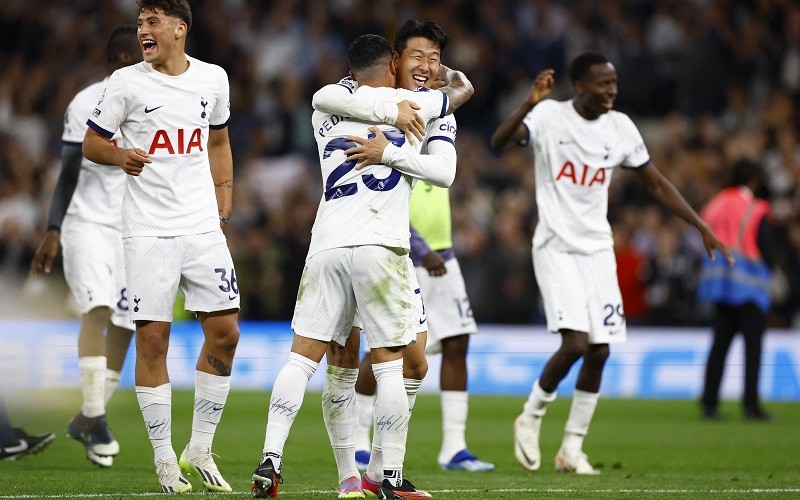 Tak Hanya di Lapangan, Pemain Liverpool dan Tottenham Saling Ejek di Media Sosial