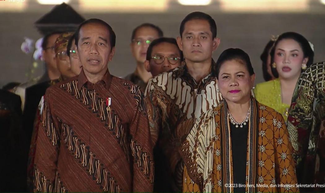 Intip Makna dan Filosofi Batik yang Dikenakan Jokowi dan Iriana di Istana Berbatik