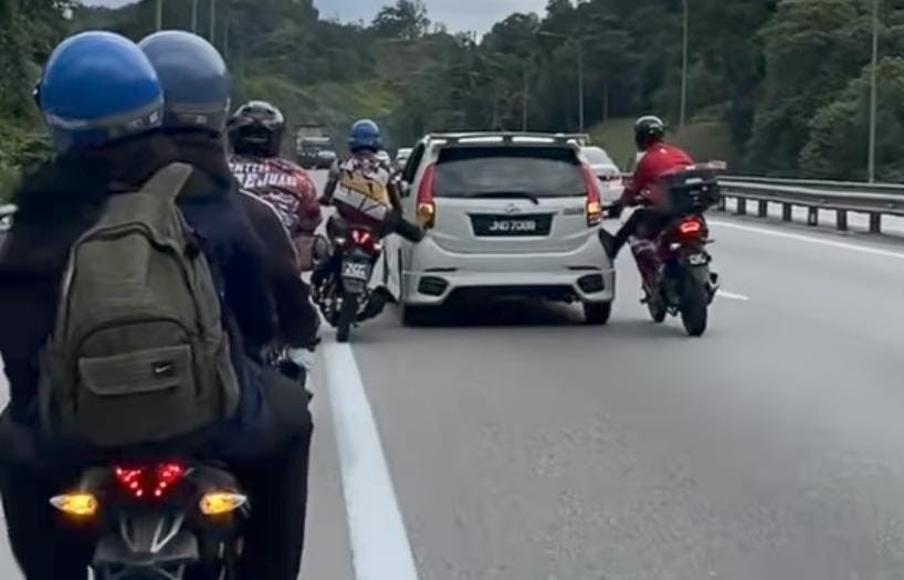 Viral Mobil Mogok Distut Motor di Jalan Tol, Netizen: Kaki Keram Dikit Gak Ngaruh