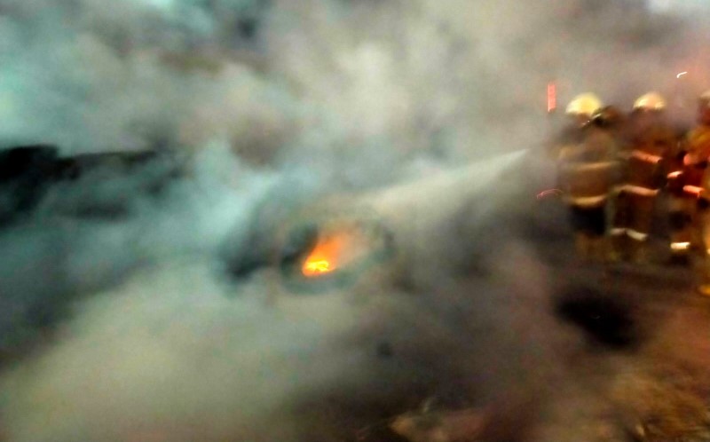 Kebakaran Landa Lapak Tambal Ban di Kolong Tol Ancol, Kerugian Capai Rp30 Juta