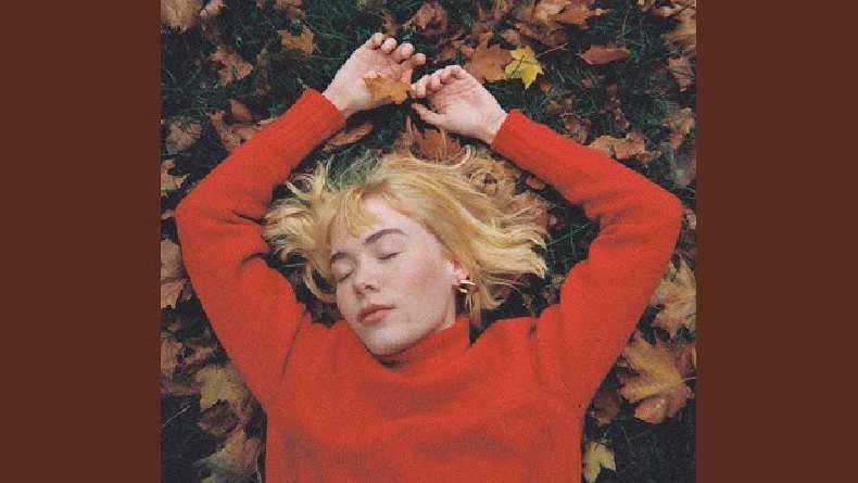 Lirik Lagu We Fell in Love in October dan Terjemahan, Viral di Medsos!