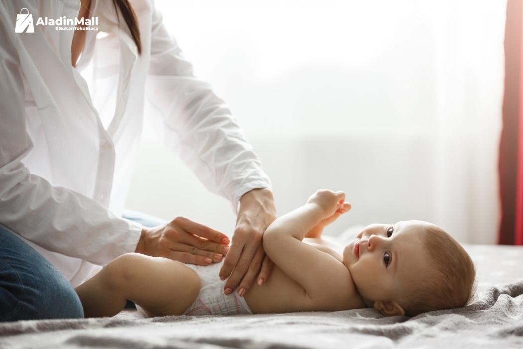 Jangan Anggap Sepele, Begini Cara Mengganti Popok yang Aman dan Benar