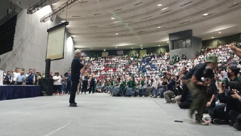 Pesan Ganjar kepada Mahasiswa Baru Unpas: Berorganisasi Penting