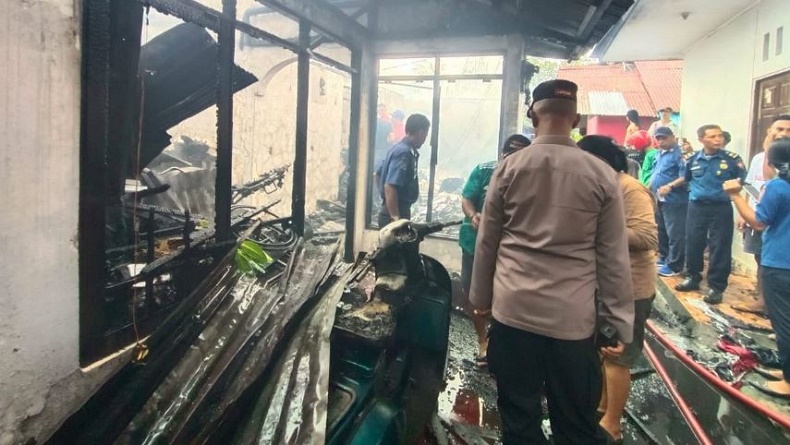 Kebakaran di Ambon gegara Kompor Jatuh, 1 Rumah Warga Ludes Dilalap Api