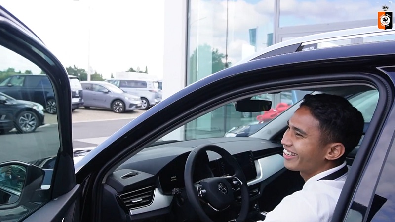 Marselino Ferdinan Dapat Hadiah Mobil dari KMSK Deinze, Netizen: Kredit Ya Itu?