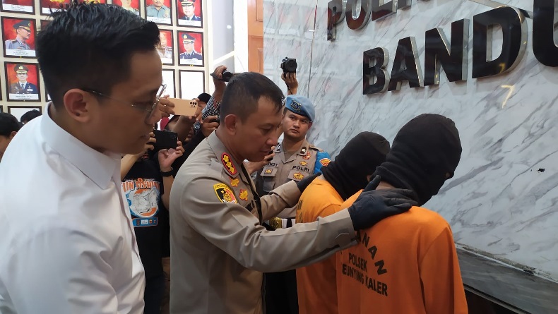 Jual Pacar dan Teman-Temannya Jadi PSK Online via MiChat, 2 Pemuda Bandung Ditangkap Polisi