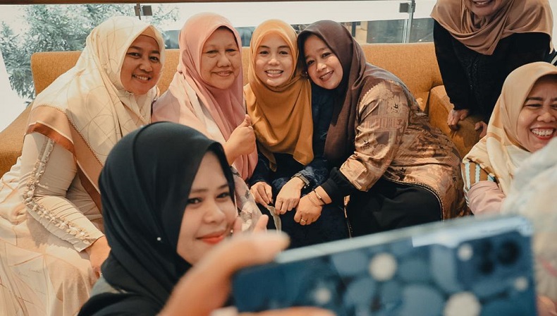 Nyai dan Ning di Jabar Puji Pola Asuh Siti Atikoh Ganjar: Inspiratif Sekali