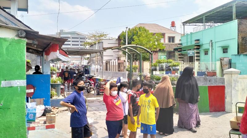 Puluhan Warga Terdampak Kebakaran Gudang Rosok di Solo Pulang, 10 Orang Bertahan di Pengungsian