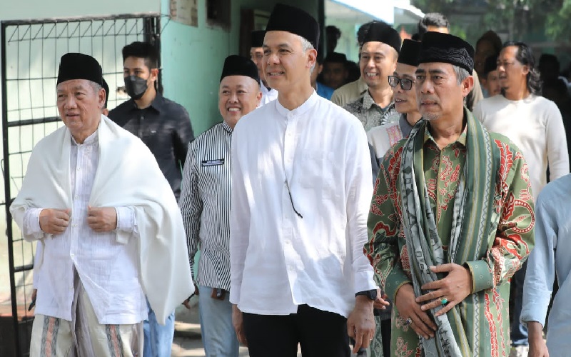 3 Ulama Dekat dengan Ganjar Pranowo, Nomor 2 Dijuluki Al-Qur’an Berjalan