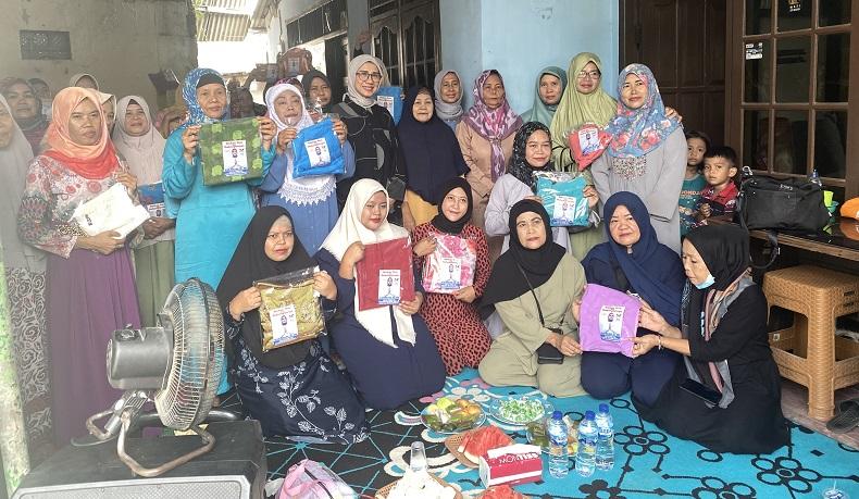 Emak-emak Ragunan Semringah Dikunjungi Bacaleg Partai Perindo Alva Ruslina: Menyenangkan