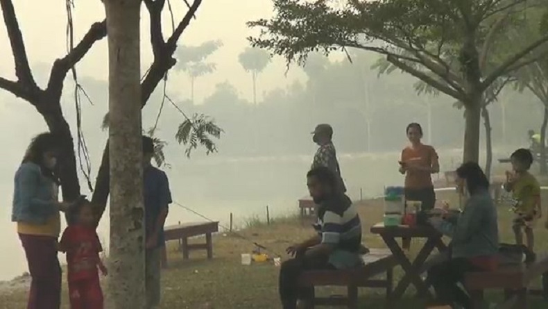Karhutla Dekati Lokasi Pemancingan di Palangka Raya, Pengunjung Terkepung Asap Pekat
