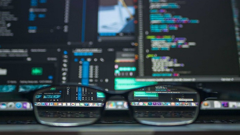 Dampak Positif Negatif Kemajuan Teknologi, dari Konsultasi Virtual hingga Kejahatan Siber
