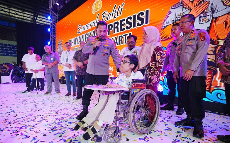 Semarak Bakti Bhayangkara, Kapolri Launching Aplikasi Montir Presisi yang Digagas Difabel