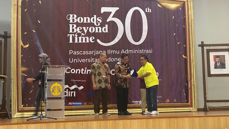 Agung Firman Sampurna Raih 3 Penghargaan dari Fakultas Ilmu Administrasi UI