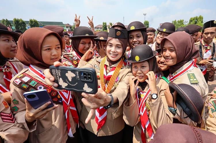 Hadiri Apel Pramuka di Purbalingga, Atikoh Ganjar Pranowo Disambut Sukacita Peserta
