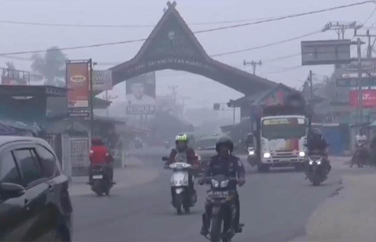 Kabut Asap Selimuti Muarajambi, Jarak Pandang Hanya 200 Meter 