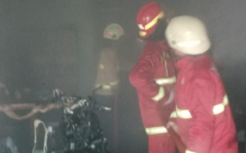 Kebakaran Landa Rumah 2 Lantai di Pondok Aren Tangsel, Diduga akibat Korsleting Charger HP