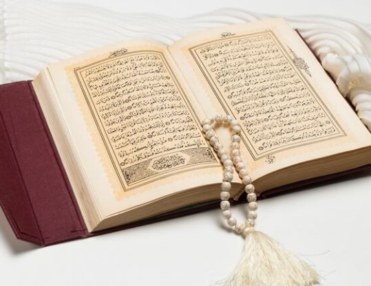 Hukum Tajwid Surat Thaha Ayat 15 Lengkap Penjelasan, Cara Membaca serta Artinya