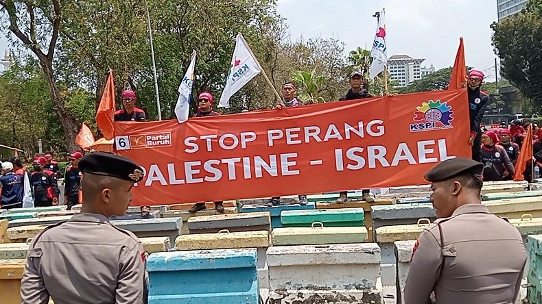 Buruh Demo di Depan Kedubes AS, Minta Perang Palestina Israel Dihentikan