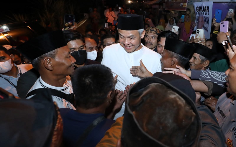 Kunjungi Desa Terpencil Tasikmalaya, Ganjar Pranowo Tidur di Rumah Warga