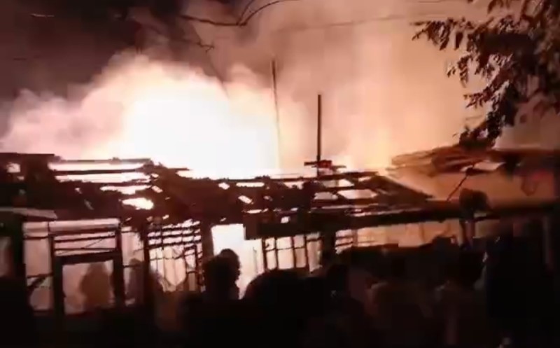 Kebakaran Landa Permukiman Padat Penduduk di Kemayoran, 100 Personel Damkar Dikerahkan
