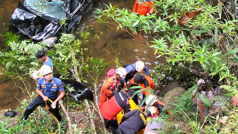 Kronologi Kecelakaan di Sumbar Mobil Terjun ke Jurang Tewaskan 3 Orang