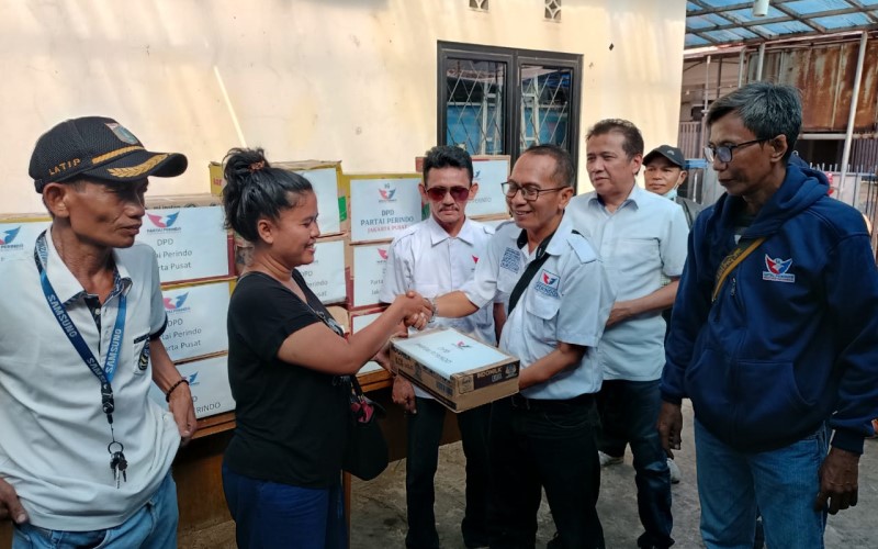 DPD Partai Perindo Jakpus Beri Bantuan untuk Korban Kebakaran di Kebon Kosong