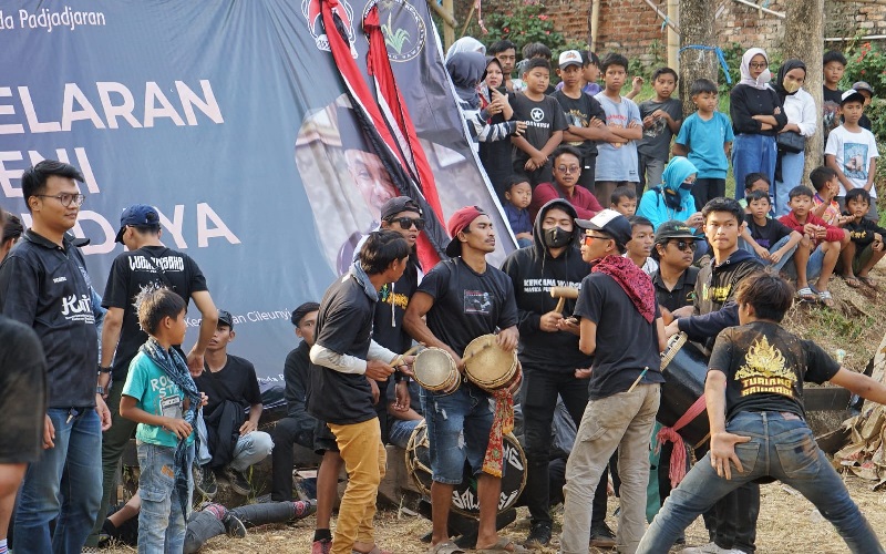 Pelestarian Seni Tradisional Sunda, Reak Kuda Renggong Meriahkan Helaran Budaya di Bandung