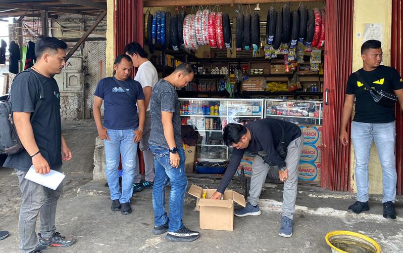  Razia Warung dan Toko, Polisi Sita Ratusan Botol Miras Berbagai Merek di Bandarlampung
