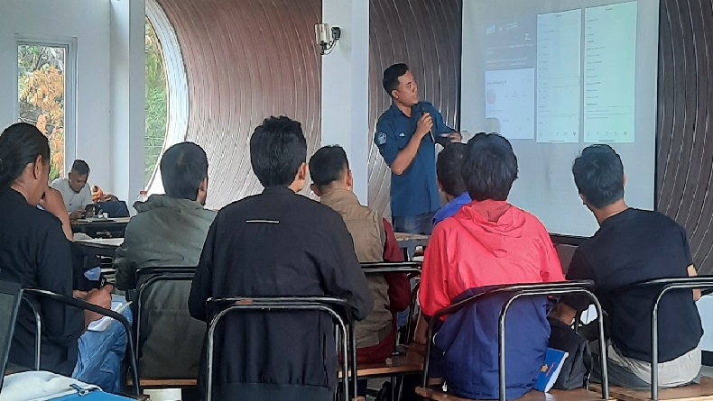 STFI Bandung Latih Pemuda Cimahi Buat Sabun Scrub dari Ampas Kopi dan Perluas Pemasaran