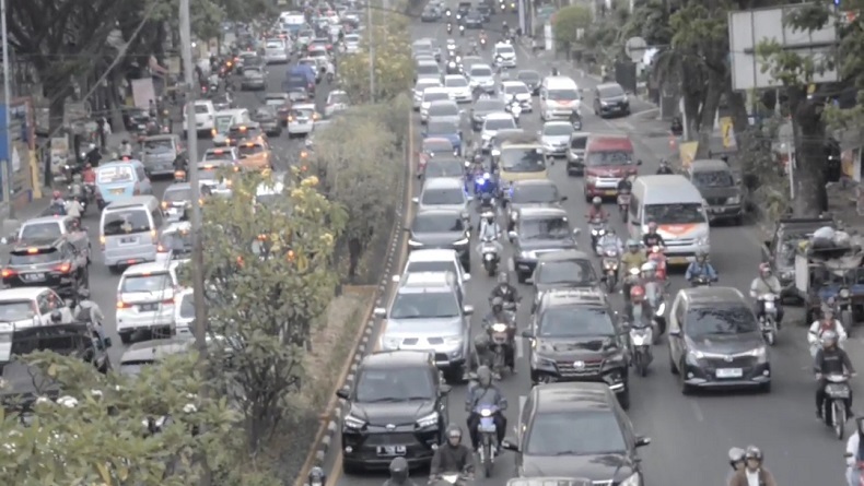 Penyebab Bandung Dikepung Macet, Volume Kendaraan Sama dengan Jumlah Penduduk