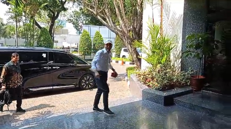 Rapat Mingguan, Arsjad Rasjid hingga Ketum Hanura Tiba di Gedung TPN