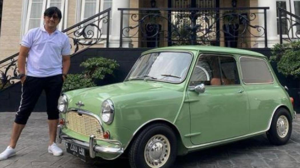 5 Artis Pria Suka Naik Mobil Klasik, Nomor 3 Diberi Nama Karyo 