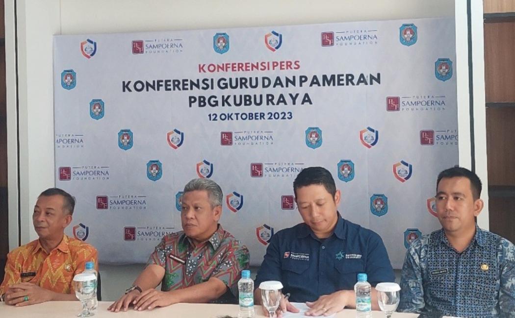 Garap Program Teacher Learning Center, PSF dan Pemkab Kubu Raya Hasilkan 35 Guru Berkompetensi 