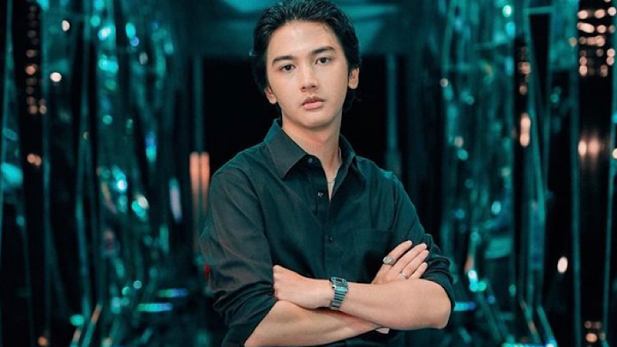 Cerita Ari Irham Main Series Baru Vision+ 'Radio', Perankan Sosok Ini