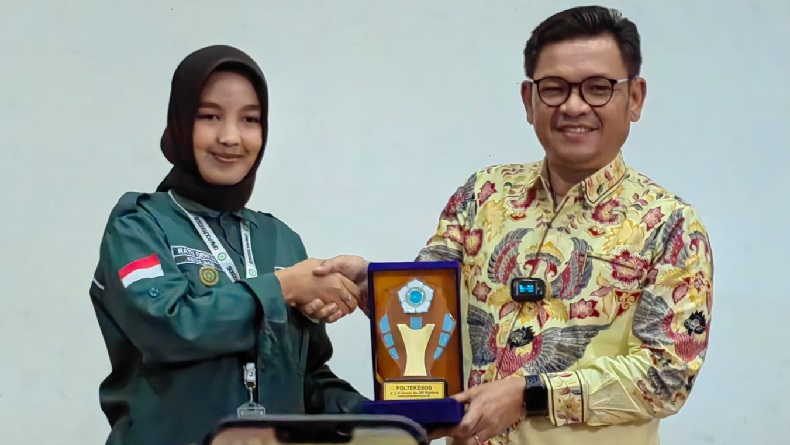 Kuliah Umum di Polteksos Bandung, Kang Ace: Mahasiswa Harus Tingkatkan Soft Skill dan Literasi Digital