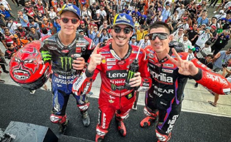 Kocak! Trio Pinjam Dulu Seratus Bagnaia, Vinales dan Quartararo Naik Podium di MotoGP Indonesia 2023