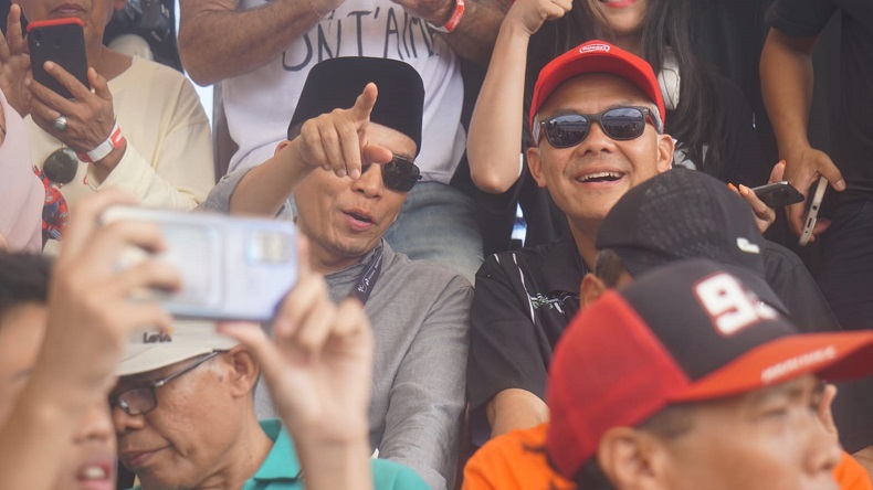 Ganjar Pranowo Nonton MotoGP Mandalika Bareng TGB, Diteriaki Presiden oleh Penonton