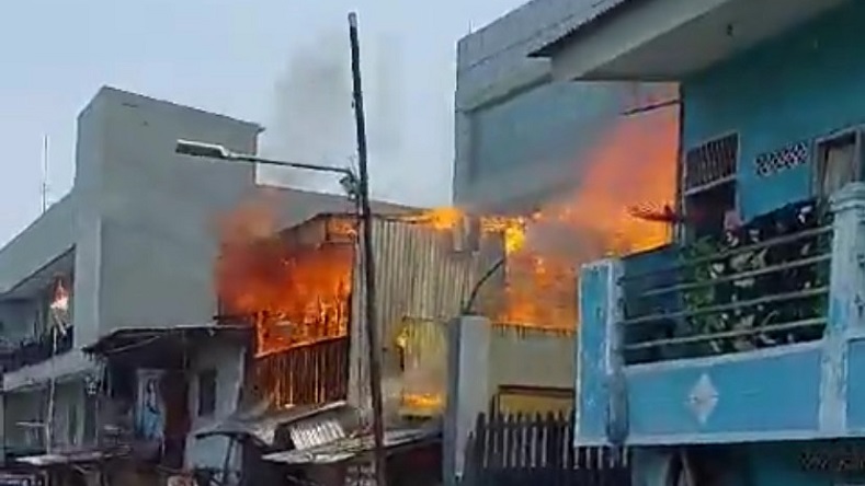 Kebakaran Landa Rumah di Kemayoran, 19 Unit Damkar Diterjunkan