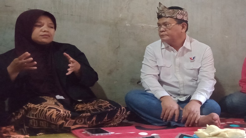 Dikunjungi Bacaleg Partai Perindo, Perajin Cireng di Cimaung Bandung Semringah