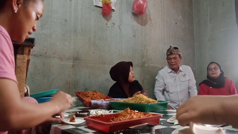 Bacaleg Partai Perindo Abdul Khaliq Ahmad Puji UMKM Kuliner di Cimaung Bandung