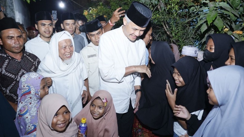 Silaturahmi ke Ponpes Nurul Muhsinin, Ganjar dan TGB Disambut Para Ulama dan Ratusan Santri