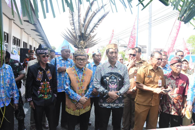 Pj Bupati Hadiri Pelantikan DAD Barito Utara Masa Bakti 2023-2028